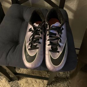 NIKE SOCCER SHOES